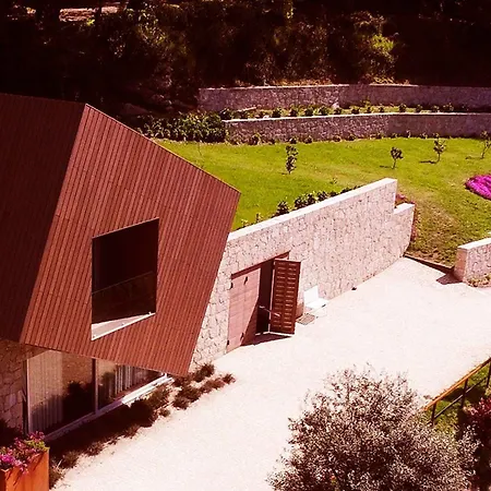 Agrinho & Geres Hotel 4*